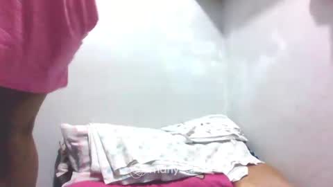 hotlavender online show from December 2, 2024, 3:47 am