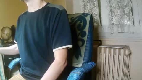 hotleopold online show from November 15, 2025, 11:32 pm