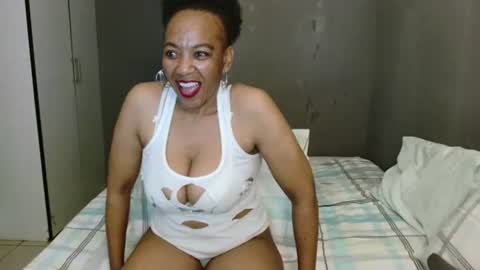 hotlilya online show from September 25, 2025, 12:42 pm