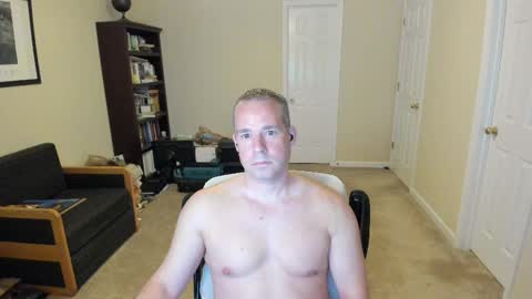 hotmale4u692000 online show from May 11, 2026, 2:50 am