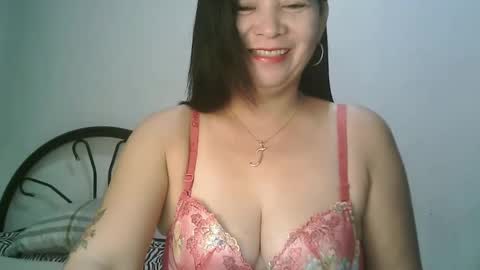 hotmamajen4u online show from March 5, 2026, 11:23 pm