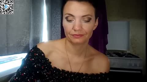 Snapshot of hotmamaqueen234 chatting on July 3, 2026, 12:00 pm hotmamaqueen234 online show from July 3, 2026, 12:00 pm