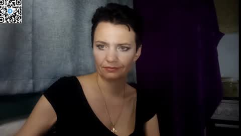 Snapshot of hotmamaqueen234 chatting on July 7, 2026, 9:30 pm hotmamaqueen234 online show from July 7, 2026, 9:30 pm