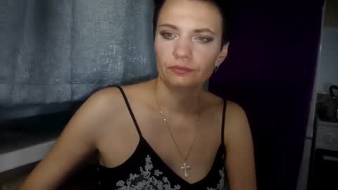 Snapshot of hotmamaqueen234 chatting on July 23, 2026, 12:02 am hotmamaqueen234 online show from July 23, 2026, 12:02 am