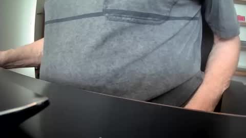 Snapshot of hotmassage50 chatting on May 18, 2026, 10:54 am hotmassage50 online show from May 18, 2026, 10:54 am