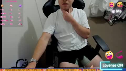 Snapshot of hotmelbguy20 chatting on August 6, 2026, 5:48 pm Cum and play X online show from August 6, 2026, 5:48 pm