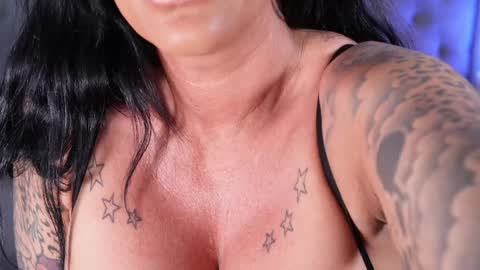 hotmilfbitch online show from September 8, 2025, 7:46 pm