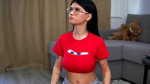 Snapshot of hotmollyx chatting on July 7, 2026, 6:47 am Molly online show from July 7, 2026, 6:47 am