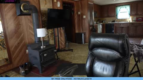 Snapshot of hotmuscles6t9 chatting on March 6, 2025, 6:59 pm hotmuscles6t9 online show from March 6, 2025, 6:59 pm