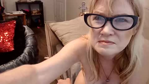 hotpepperose online show from April 30, 2026, 12:17 am