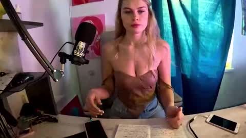 hotprincess2hot online show from December 19, 2025, 11:06 am