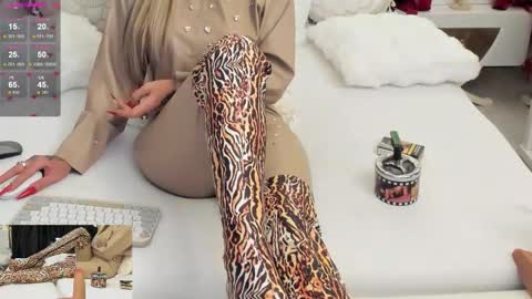 Snapshot of hotred69xxx chatting on October 23, 2025, 2:49 pm Delya- online show from October 23, 2025, 2:49 pm