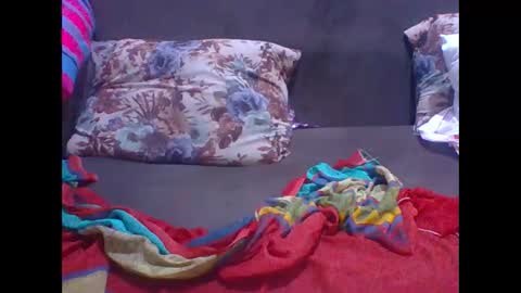 hotrinnah online show from December 17, 2025, 4:57 pm