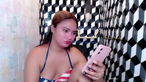 Snapshot of hotscarletcumxx chatting on June 11, 2026, 12:32 am veronica online show from June 11, 2026, 12:32 am