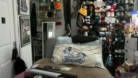 hotstuff775616 online show from February 24, 2026, 3:37 am