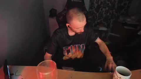 hot online show from March 11, 2025, 6:30 pm