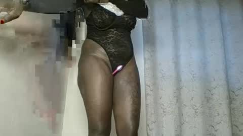 Snapshot of hott_amalia chatting on November 17, 2025, 12:44 pm Amalia online show from November 17, 2025, 12:44 pm