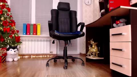 Snapshot of hottdoll611 chatting on December 30, 2024, 2:30 pm CassieAndDonald online show from December 30, 2024, 2:30 pm