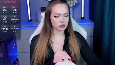 hello Im Eva online show from November 9, 2025, 2:37 pm