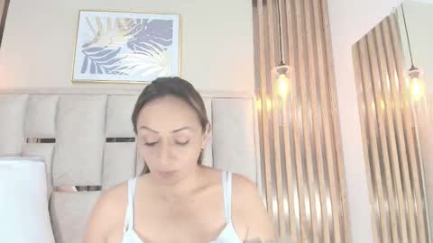 Natalie  online show from September 26, 2025, 2:15 am