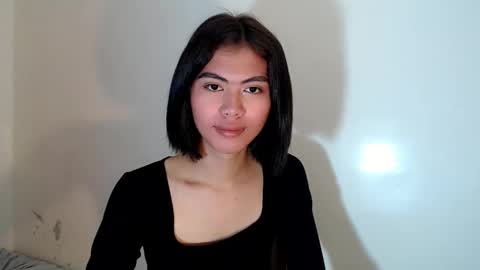 hottestdella69 online show from October 13, 2025, 7:52 am