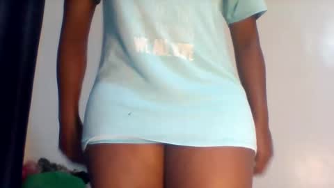 Snapshot of hottie_vera chatting on January 30, 2025, 12:27 pm vera online show from January 30, 2025, 12:27 pm