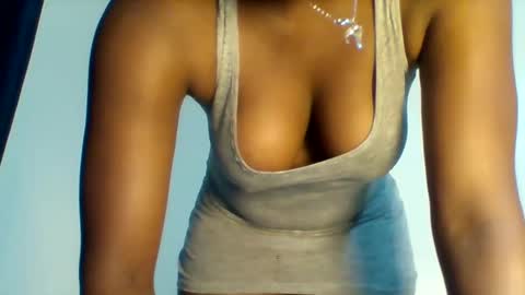 Snapshot of hottie_vera chatting on February 20, 2025, 8:06 am vera online show from February 20, 2025, 8:06 am