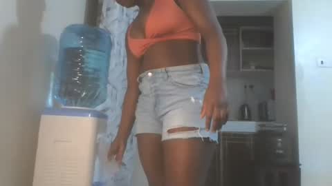 Snapshot of hottie_vera chatting on September 12, 2025, 6:46 am vera online show from September 12, 2025, 6:46 am