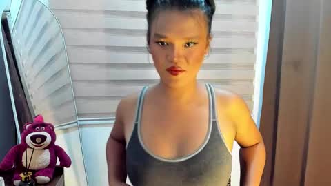 Maxine online show from December 16, 2025, 1:38 pm