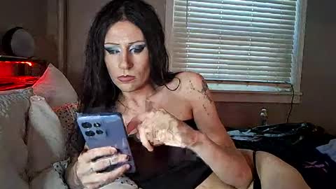 Snapshot of hottiefrmhell97 chatting on June 7, 2026, 1:54 am Lucky online show from June 7, 2026, 1:54 am