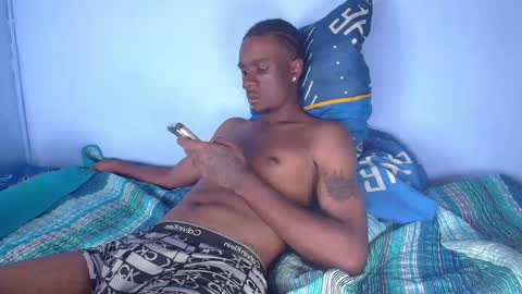 independent Model online show from September 18, 2025, 12:45 am