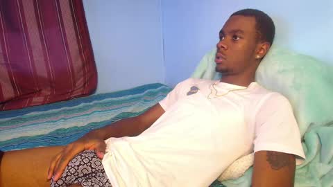 independent Model online show from April 10, 2026, 10:14 pm