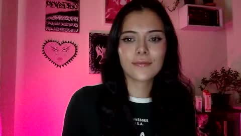 Snapshot of hottietat4u chatting on October 29, 2025, 8:32 pm Tat  online show from October 29, 2025, 8:32 pm