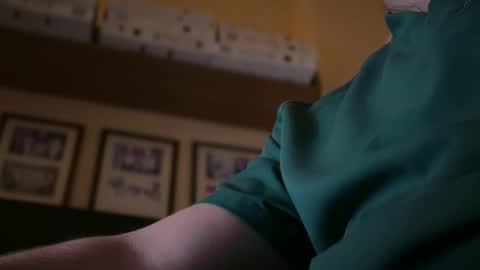 hottt12345698074 online show from December 4, 2025, 3:05 am