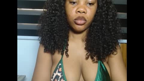 hotty_lora889 online show from October 2, 2025, 7:37 am