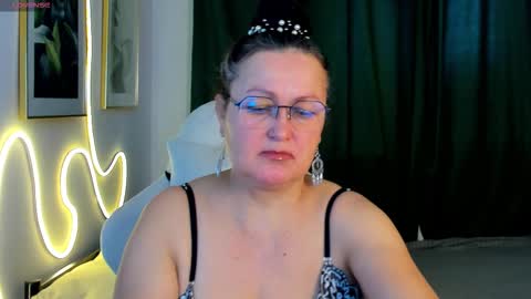 Anna online show from March 4, 2026, 2:39 am