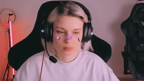 Nessie and Jessie online show from December 3, 2024, 5:12 pm