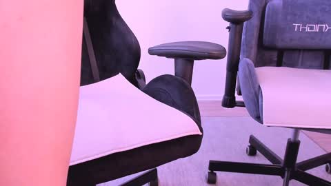 Nessie and Jessie online show from January 13, 2025, 10:03 am