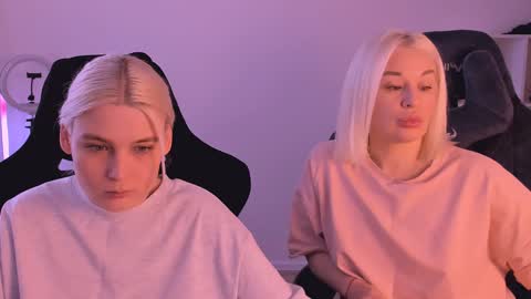 Nessie and Jessie online show from February 3, 2025, 12:14 pm