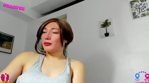 Snapshot of hottycrishinaxx chatting on December 21, 2024, 9:33 am crishinahotty online show from December 21, 2024, 9:33 am