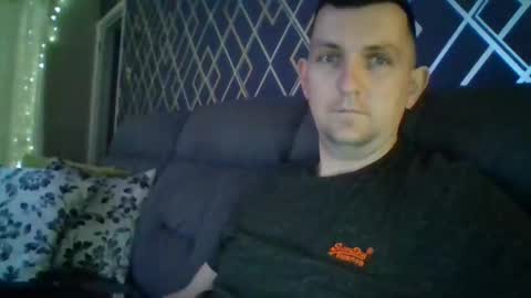 hotuk86 online show from January 28, 2025, 9:08 pm