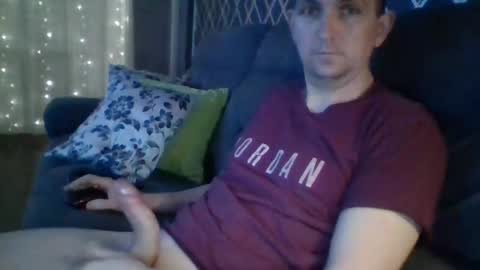 hotuk86 online show from February 11, 2025, 9:46 pm