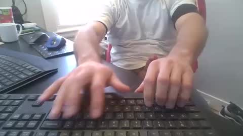 Snapshot of hoverday chatting on December 1, 2025, 7:19 pm hoverday online show from December 1, 2025, 7:19 pm