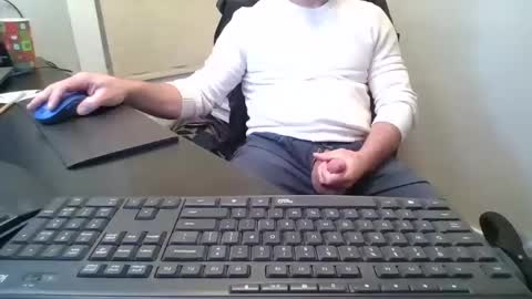 Snapshot of hoverday chatting on December 19, 2025, 9:22 pm hoverday online show from December 19, 2025, 9:22 pm