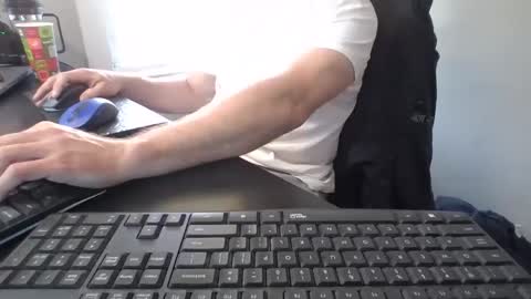 Snapshot of hoverday chatting on December 22, 2025, 4:04 pm hoverday online show from December 22, 2025, 4:04 pm