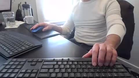 Snapshot of hoverday chatting on February 5, 2026, 5:39 pm hoverday online show from February 5, 2026, 5:39 pm