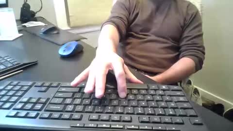 Snapshot of hoverday chatting on February 24, 2026, 4:43 am hoverday online show from February 24, 2026, 4:43 am