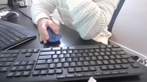 Snapshot of hoverday chatting on March 2, 2026, 8:04 pm hoverday online show from March 2, 2026, 8:04 pm