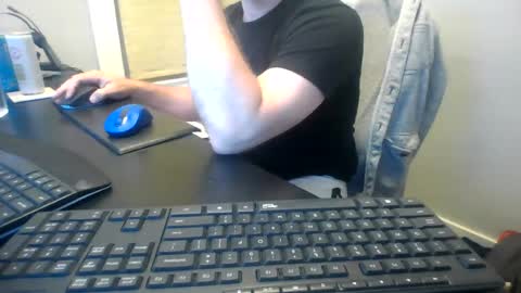 Snapshot of hoverday chatting on July 8, 2026, 3:00 am hoverday online show from July 8, 2026, 3:00 am