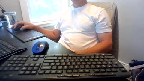 Snapshot of hoverday chatting on July 28, 2026, 1:21 pm hoverday online show from July 28, 2026, 1:21 pm